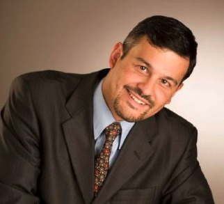 Dr. Rodrigo Sandoval Almazán